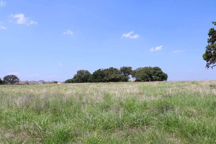 134 Cascade Caverns Rd, Boerne, TX à vendre - Photo du bâtiment - Image 2 de 7