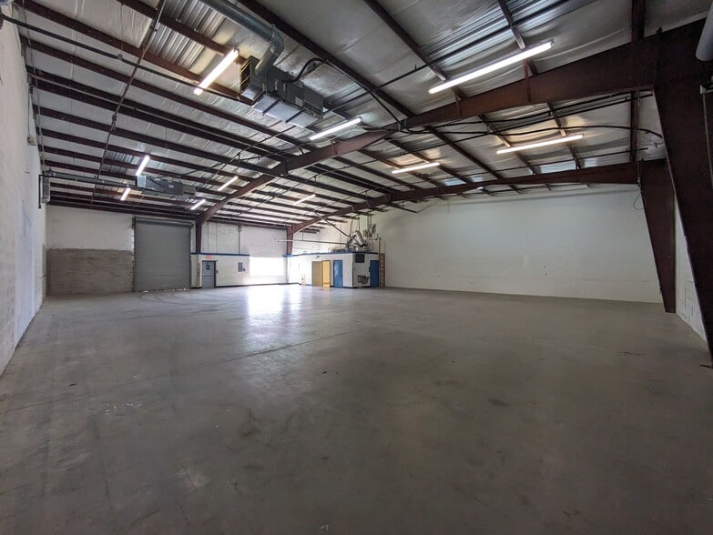 6250-6270 Clarity Ct, Sarasota, FL for lease - Interior Photo - Image 3 of 8