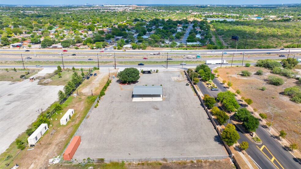 8403 SW Loop 410, San Antonio, TX à vendre - Photo du bâtiment - Image 2 de 10