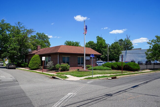 Plus de détails pour 9 Spring St, Freehold, NJ - Bureau à vendre