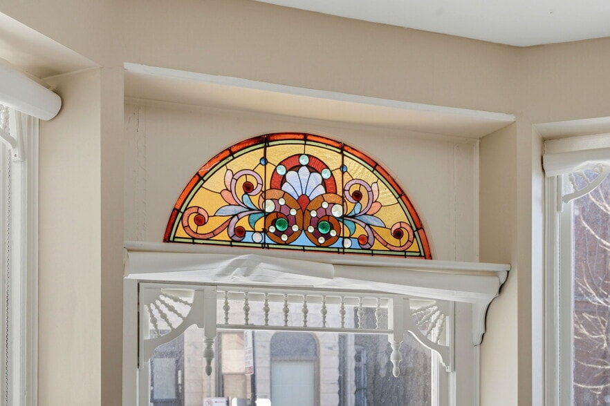 2424-2428 N Geneva Ter, Chicago, IL for sale - Interior Photo - Image 3 of 33