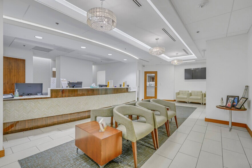 1850 Town Center Dr, Reston, VA à vendre - Photo intérieure - Image 2 de 42