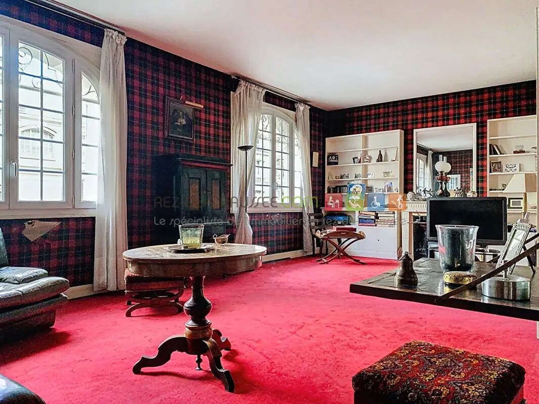 Immeuble residentiel dans Paris à vendre Photo intérieure- Image 1 de 7