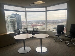 425 S Financial Pl, Chicago, IL for lease Building Photo- Image 1 of 7