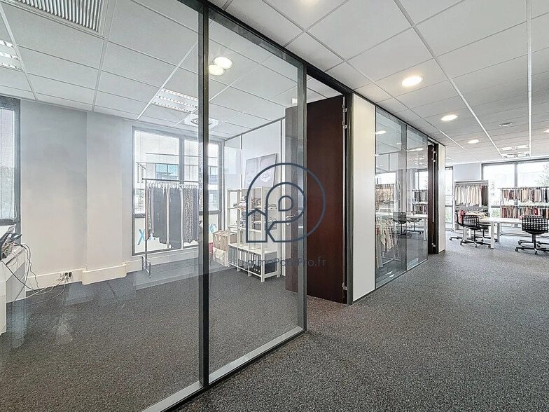 340 Avenue De La Marne, Marcq-en-Baroeul for sale - Interior Photo - Image 2 of 11