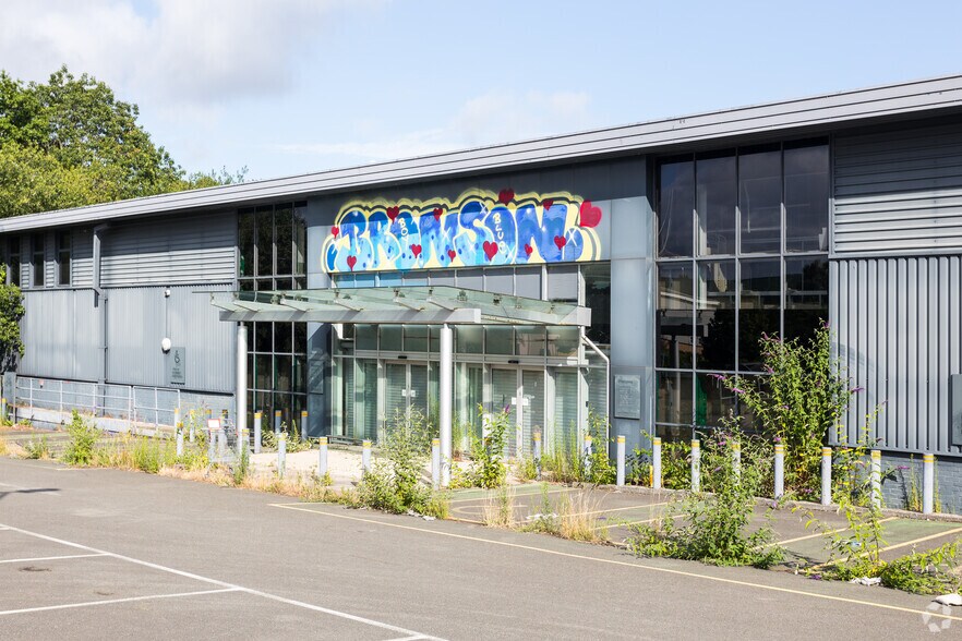 Kingstanding Way, Tunbridge Wells à vendre - Photo du bâtiment - Image 2 de 3