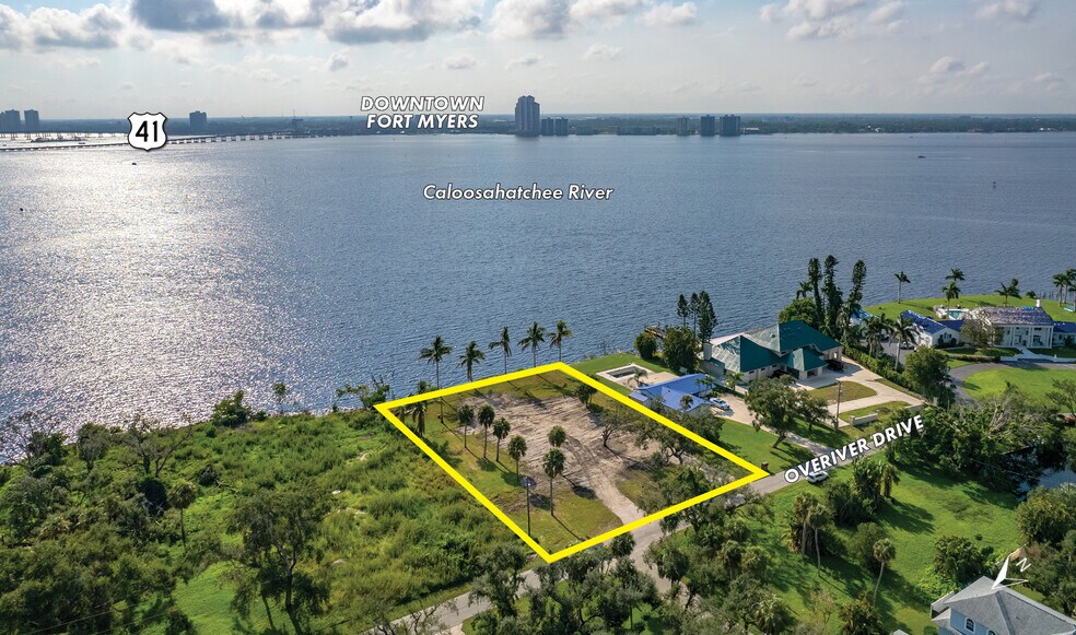 744 Overiver Dr, North Fort Myers, FL à vendre - Aérien - Image 3 de 6