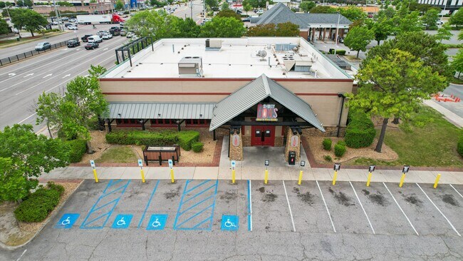 Plus de détails pour 4590 Virginia Beach Blvd, Virginia Beach, VA - Commerce de détail à louer