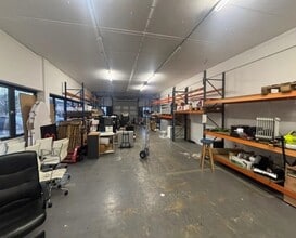 Perrywood Business Park, Redhill à louer Photo du bâtiment- Image 2 de 4