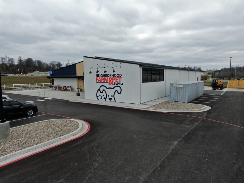 141 Beaver Trl S, Glasgow, KY for sale - Building Photo - Image 3 of 7