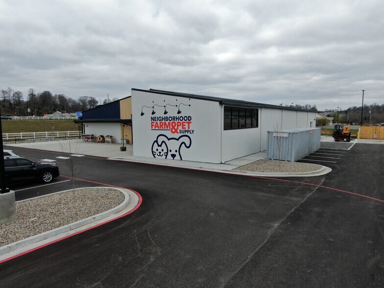 141 Beaver Trl S, Glasgow, KY à vendre - Photo du bâtiment - Image 3 de 7