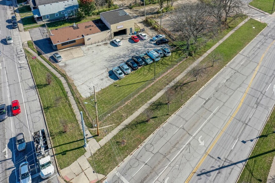 715 W 30th St, Indianapolis, IN à vendre - Aérien - Image 2 de 15