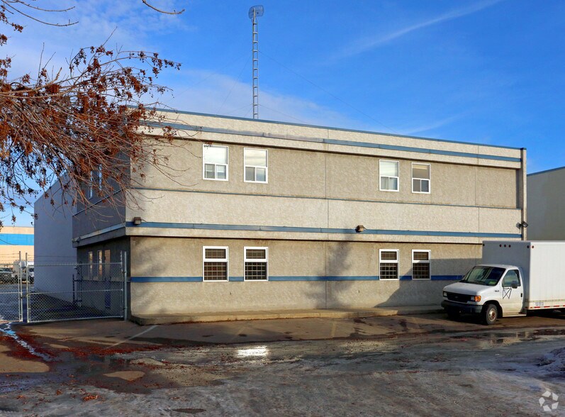 13219 146th St NW, Edmonton, AB à vendre - Photo du bâtiment - Image 2 de 3