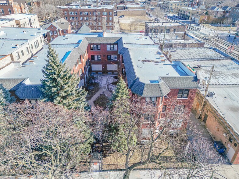 Two Buildings, 41 units portefeuille de 2 propriétés à vendre sur LoopNet.ca - Photo du bâtiment - Image 2 de 6