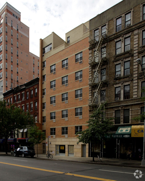 116-118 W 116th St, New York, NY for lease - Primary Photo - Image 1 of 2