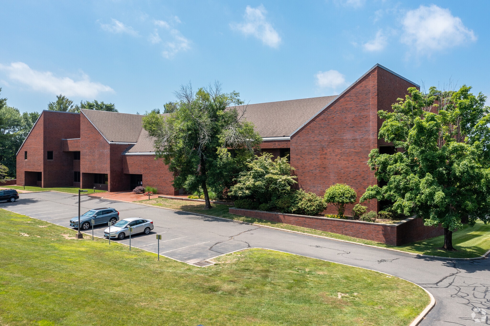 43 Western Blvd, Glastonbury, CT for lease Primary Photo- Image 1 of 22