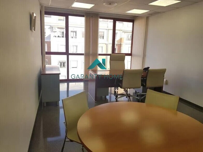 Bureau dans València, Valencia à louer - Photo du bâtiment - Image 3 de 6
