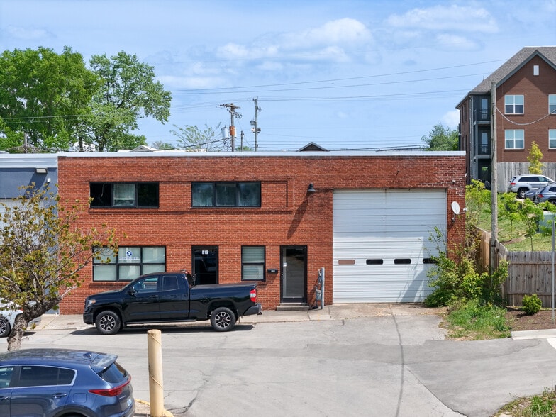 819 Porter Pl, Lexington, KY for lease - Primary Photo - Image 2 of 18