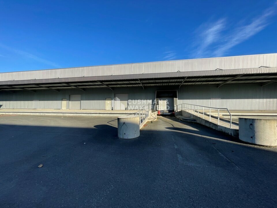Industrial in Blanquefort for lease Building Photo- Image 1 of 7