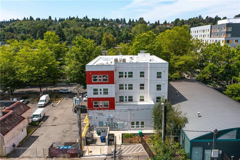 3208 Rainier Ave S, Seattle, WA for sale - Building Photo - Image 2 of 5