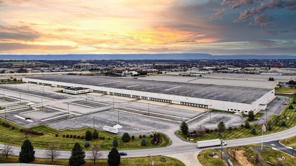 1475 Nitterhouse Dr, Chambersburg, PA for lease - Building Photo - Image 1 of 7