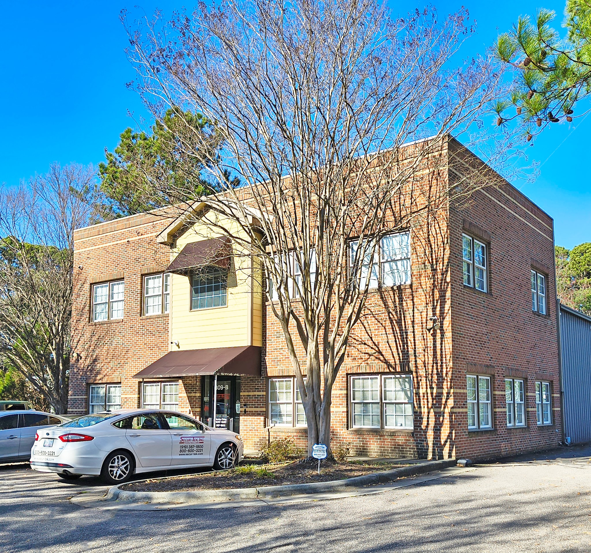 809 B Center St, Apex, NC for sale Primary Photo- Image 1 of 5