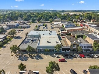 Plus de détails pour 21 E Walworth St, Elkhorn, WI - Bureau à vendre