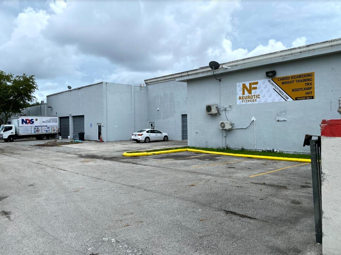 5900 Stirling Rd, Hollywood, FL à louer Photo principale- Image 1 de 16