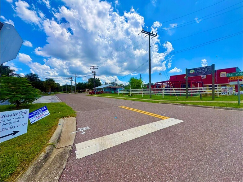 5521 Hanley Rd, Tampa, FL à vendre - Photo du bâtiment - Image 3 de 4