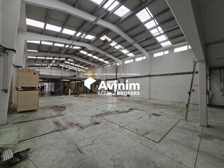 Industrial in Argenteuil for lease - Interior Photo - Image 1 of 8