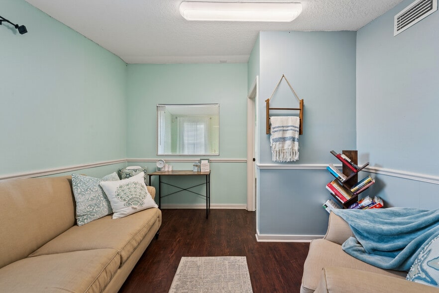 1324 16th St, Vero Beach, FL for sale - Building Photo - Image 3 of 20
