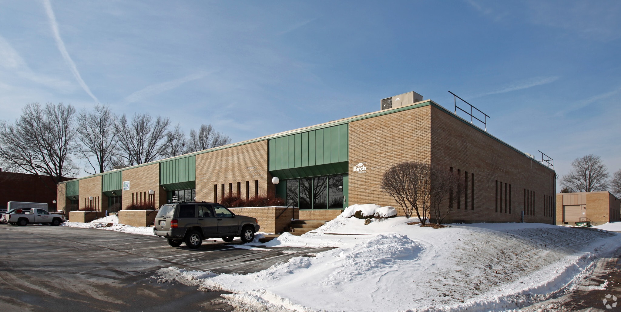 93-107 Weldon Pky, Maryland Heights, MO for lease Primary Photo- Image 1 of 5