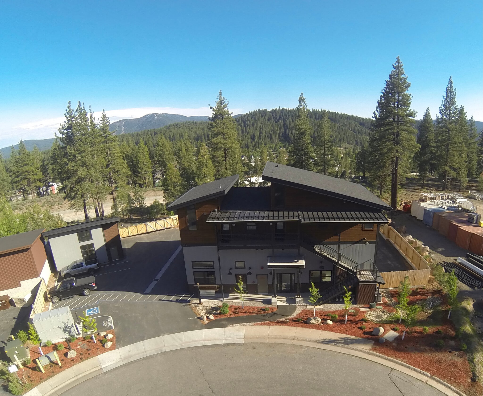 11211 Trails End Rd, Truckee, CA for lease Building Photo- Image 1 of 4