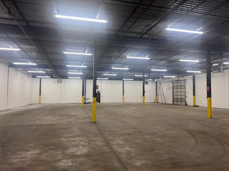 3950 Nebraska St, Levittown, PA for lease - Building Photo - Image 3 of 5