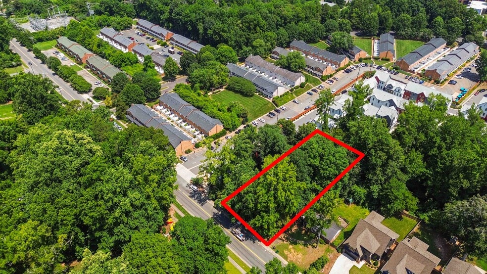2937 Commonwealth Ave, Charlotte, NC for sale - Building Photo - Image 2 of 7