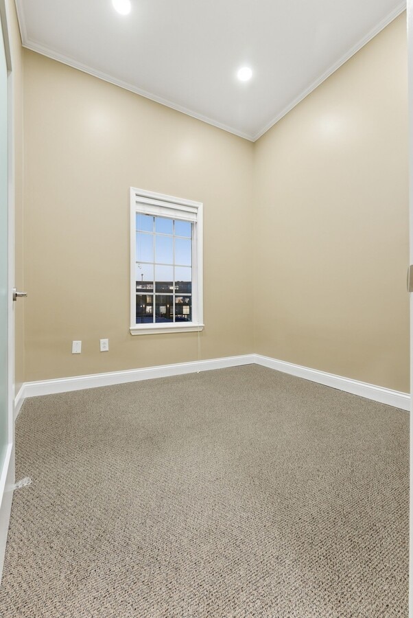 311 S Royal Oaks Blvd, Franklin, TN 37064 - Unité 110B - - Photo intérieure - Image 2 of 17