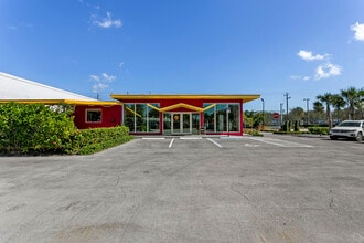 7170 S Dixie Hwy, West Palm Beach, FL à louer Photo intérieure- Image 2 de 6