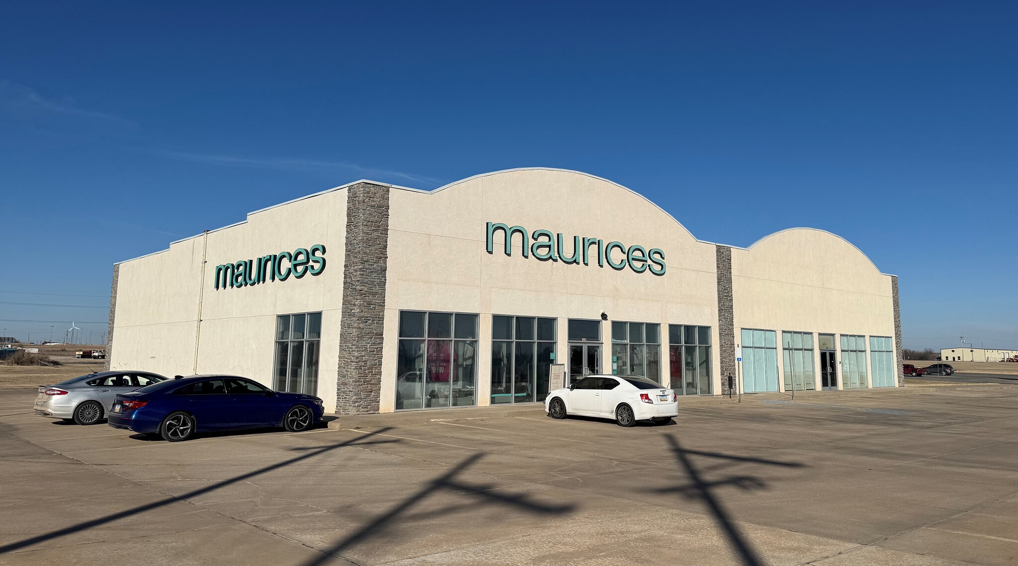 2010-2020 E 1st St, Pratt, KS for lease Primary Photo- Image 1 of 4