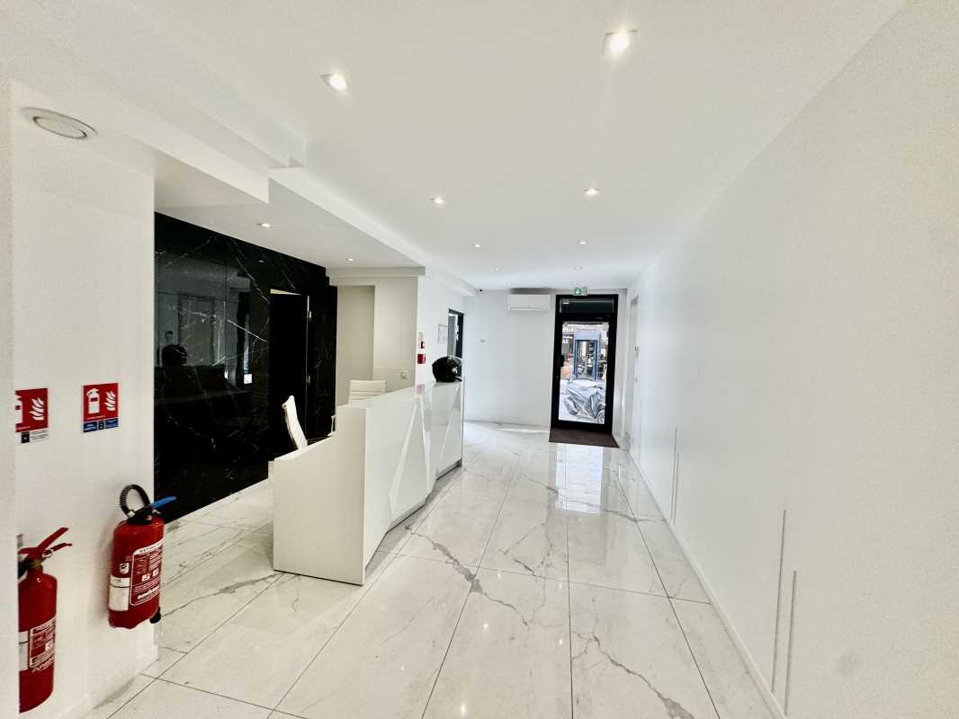 7 Rue Violet, Paris à louer Photo intérieure- Image 1 de 5