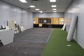 201 N Victory Dr, Mankato, MN for lease Interior Photo- Image 2 of 5