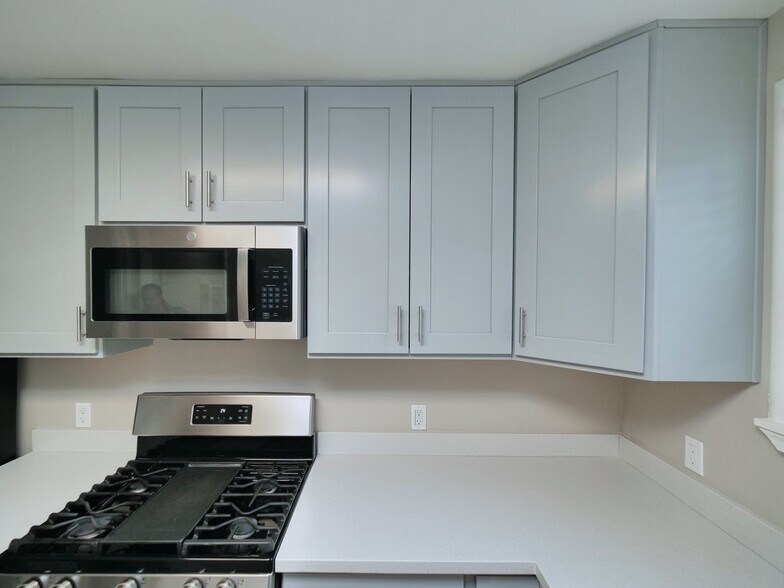1315 135th Ave, San Leandro, CA à vendre - Photo du bâtiment - Image 3 de 13