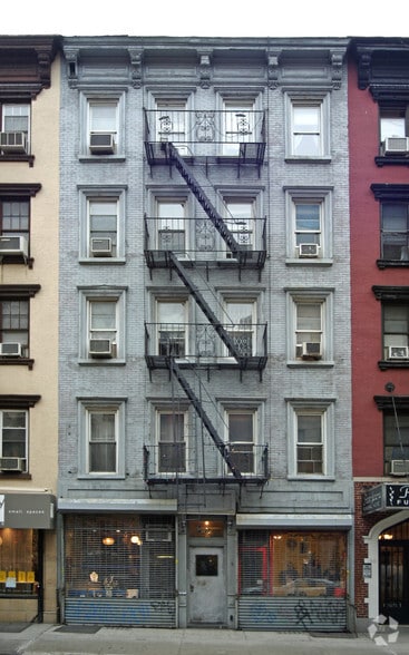 127 E 7th St, New York, NY à louer - Photo du bâtiment - Image 2 de 6