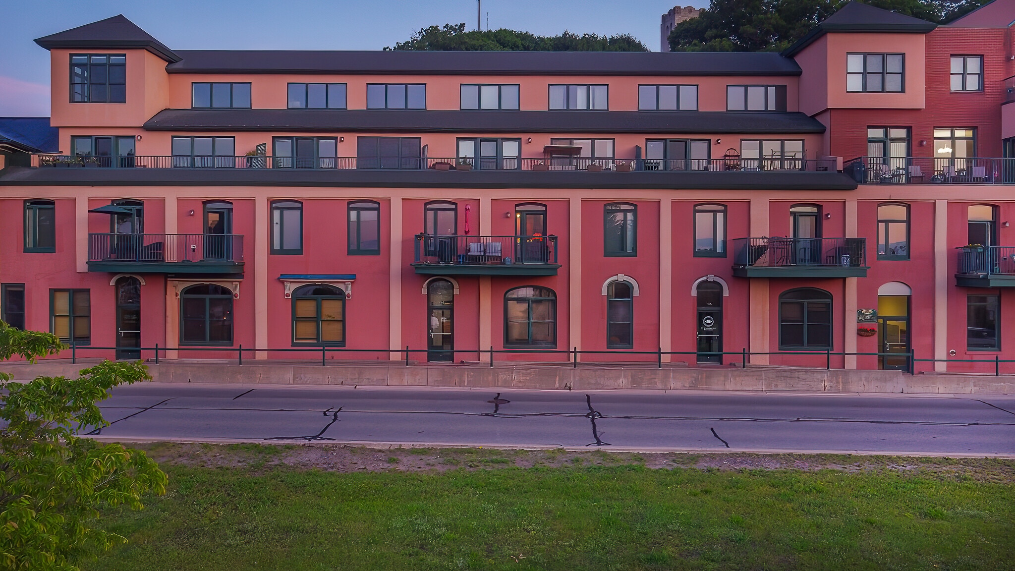 103 N Lakeshore Blvd, Marquette, MI for sale Building Photo- Image 1 of 47
