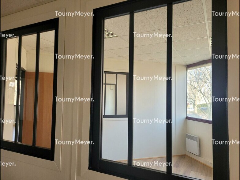Office in Rennes for lease - Interior Photo - Image 2 of 6