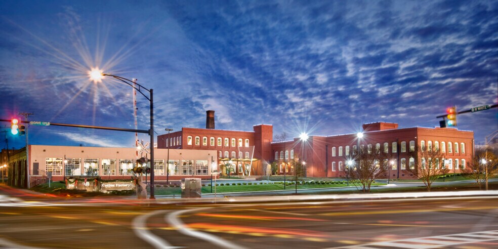 300 Chatham Ave, Rock Hill, SC à louer - Photo du bâtiment - Image 2 de 4