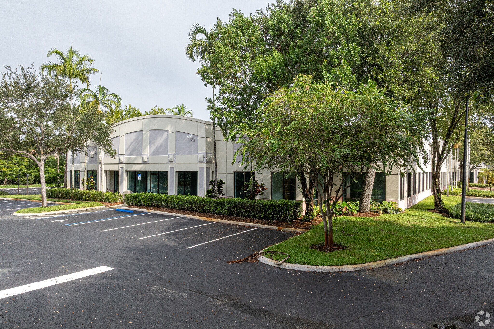 789 International Pky, Sunrise, FL for lease Primary Photo- Image 1 of 5