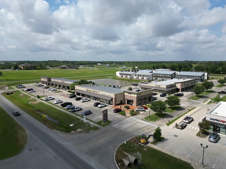 1700 Chemin Metairie Pky, Youngsville, LA à louer - Photo du bâtiment - Image 2 de 3