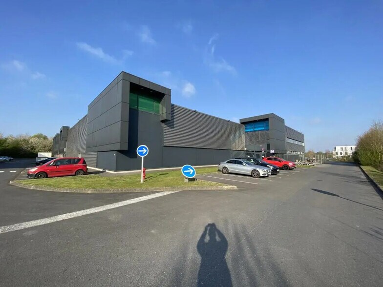 Bureau dans Lesquin à louer - Photo du bâtiment - Image 2 de 8