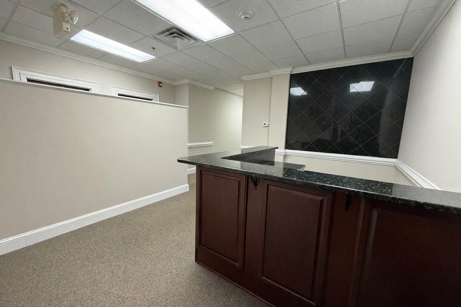 639 Executive Pl, Fayetteville, NC à louer Photo intérieure- Image 1 de 8