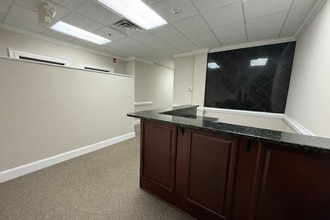 639 Executive Pl, Fayetteville, NC à louer Photo intérieure- Image 1 de 8